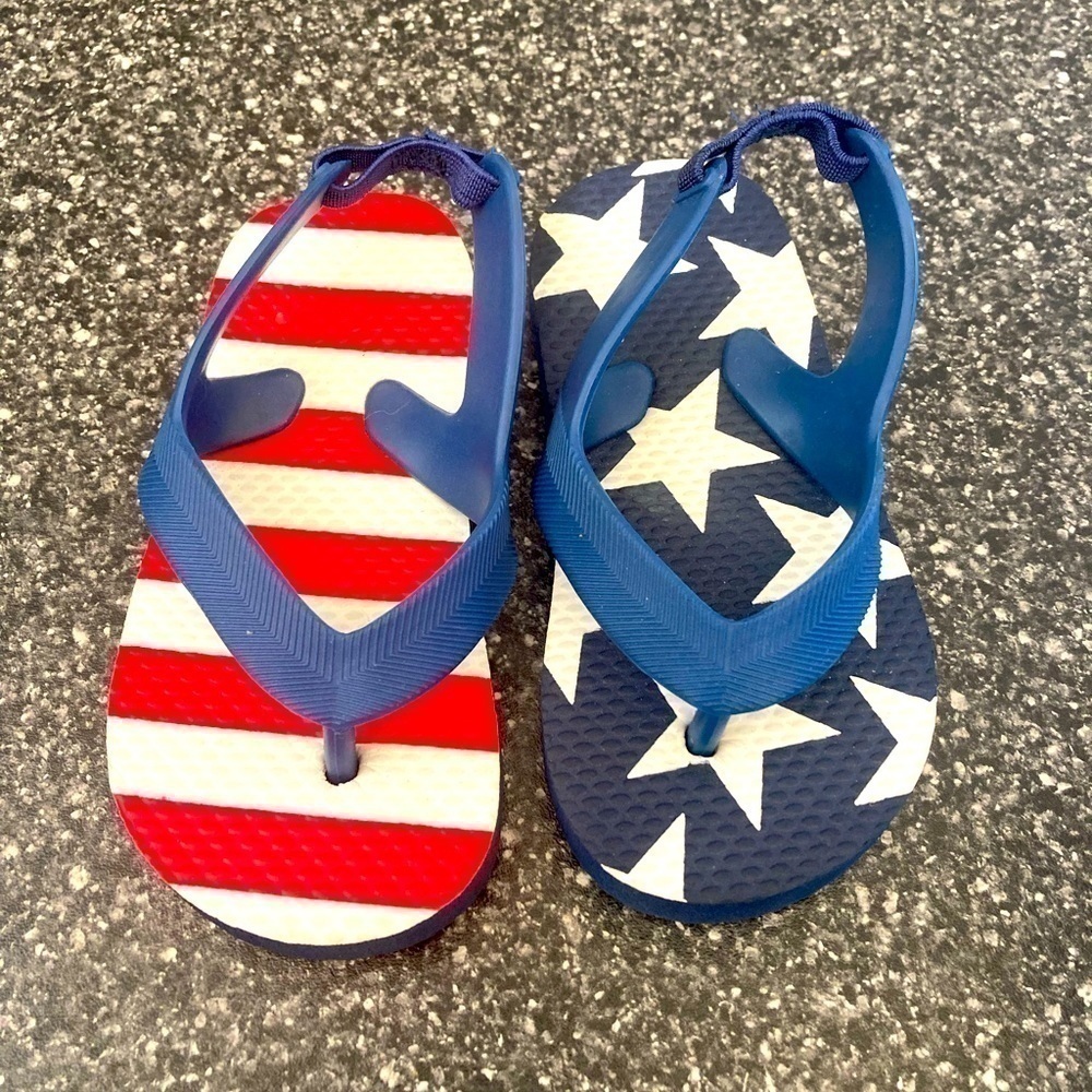 NWOT Old Navy Toddler Flip Flops size 5-6